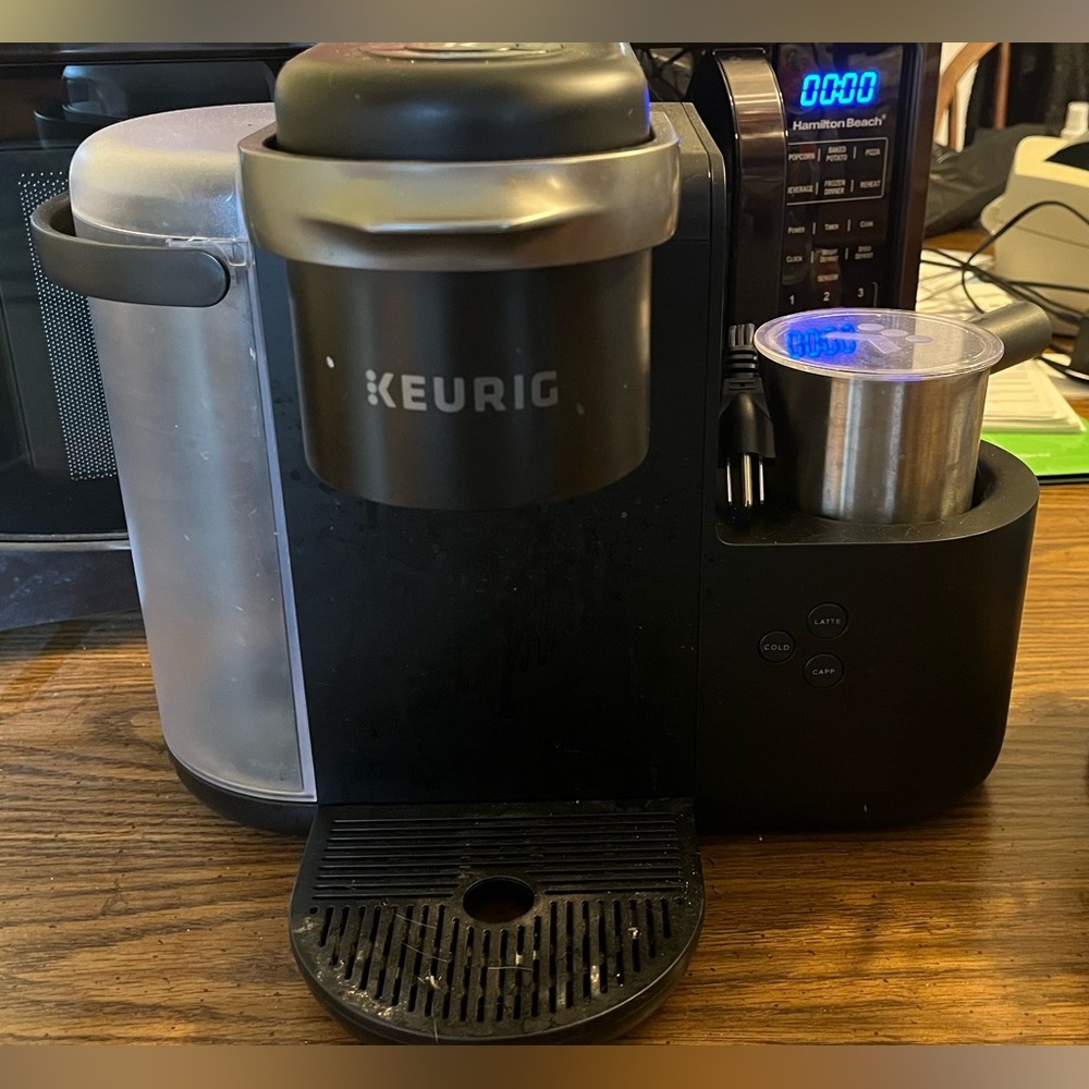 Keurig K-Cafe coffee & cappuccino maker (with extras)